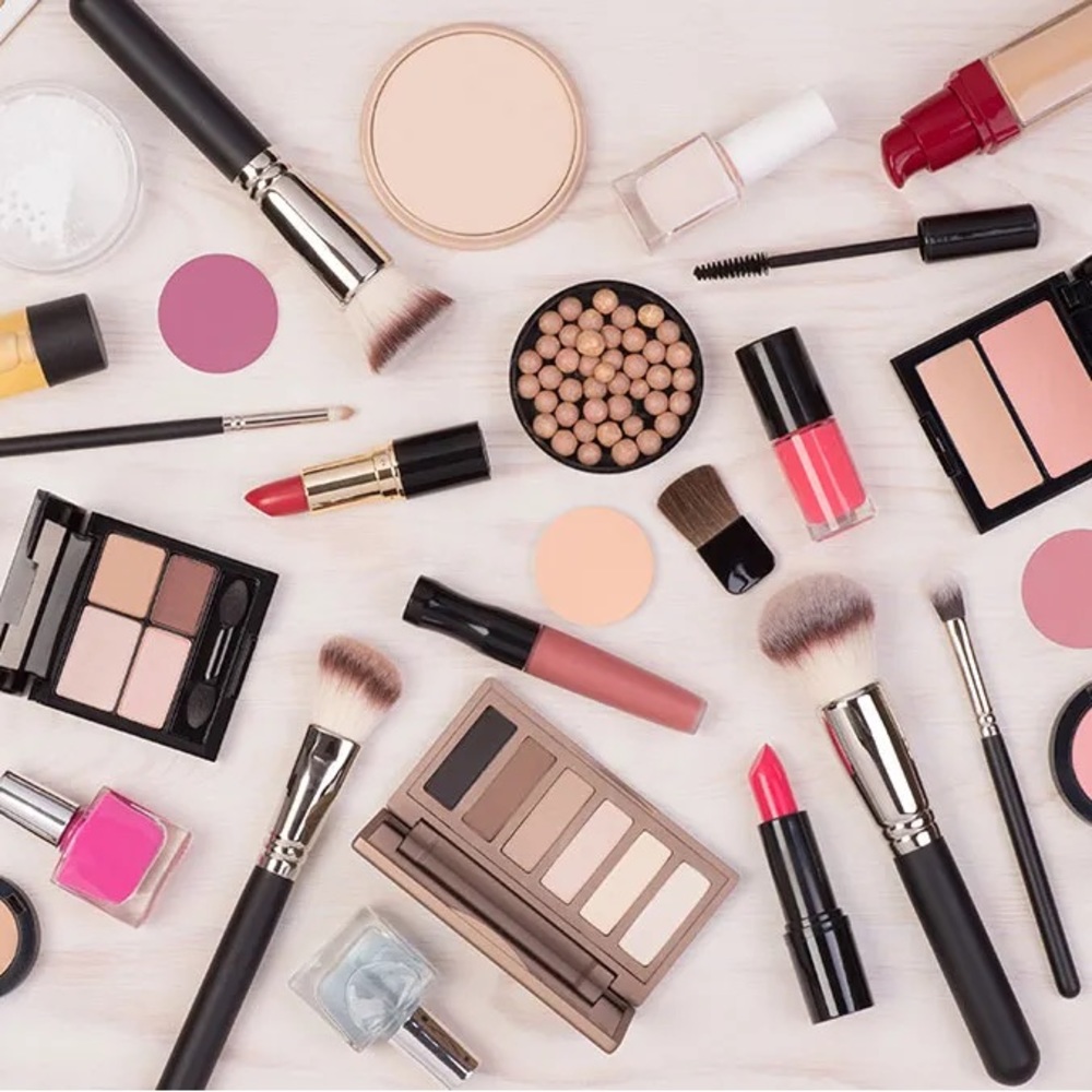 *MOVING SALE* Designer & Brand Names - Make Up Unlisted 💄✨